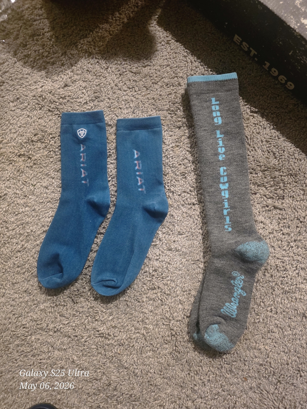 Ariat Men's Crew Socks in Blue and Gray with Aqua Accents